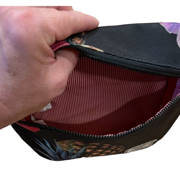 Herschel Hip / Fanny Pack Pineapple & Hibiscus Print Adjustable Straps Hawaii - Picture 6 of 7